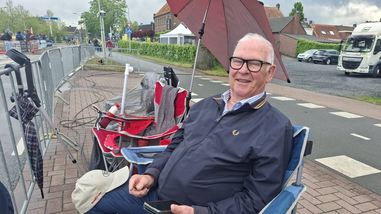 Theo Deliën kwam in Hoogerheide kijken naar zijn kleinzoon Casper Noorloos (foto: Leon Voskamp).