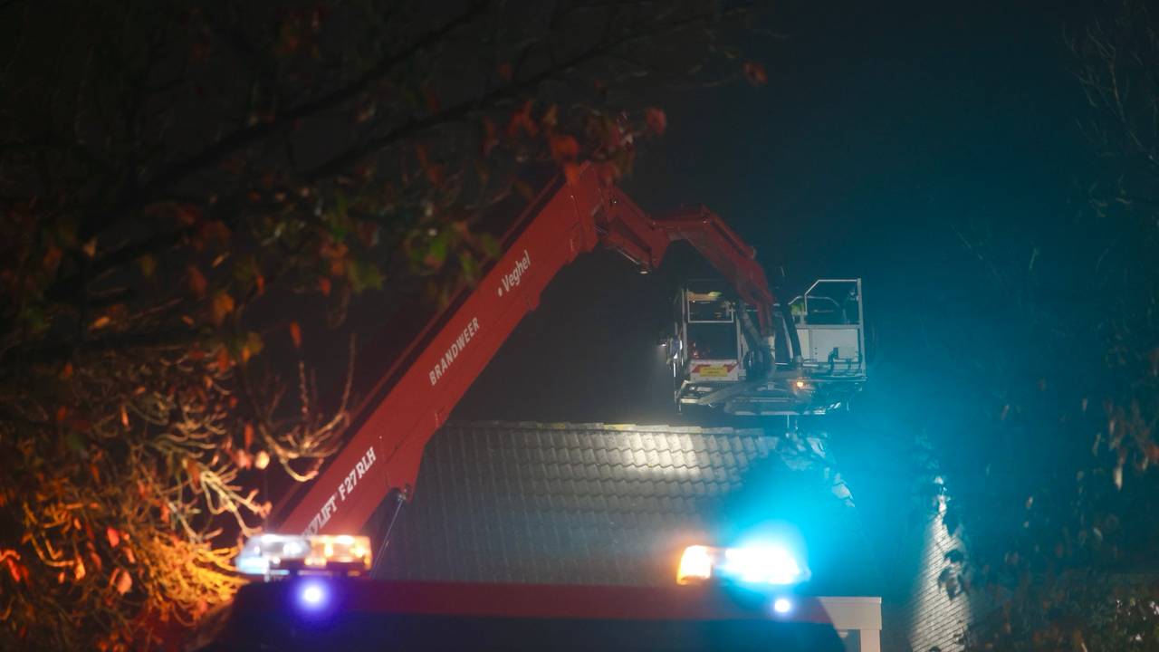 Er moest een hoogwerker aan te pas komen (foto: Sander van Gils/SQ Vision).