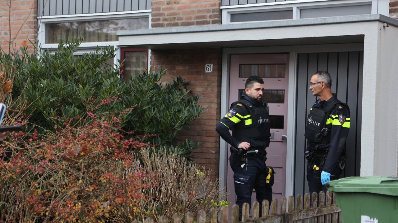 Agenten houden de wacht (foto: Bart Meesters/Meesters Multi Media/SQ Vision).