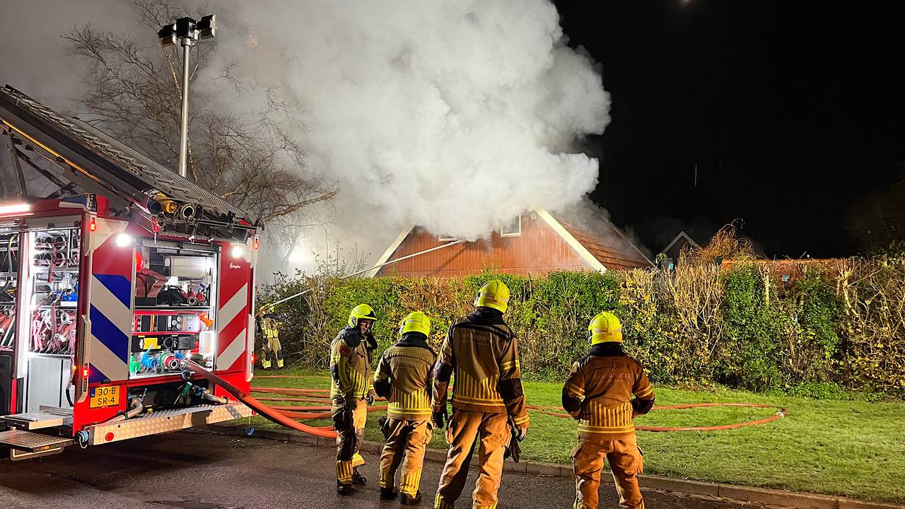 112 news: fire in a house in Lage Zwaluwe • fire in Loods