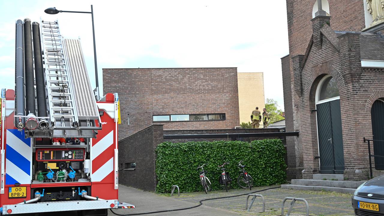 De brandweer had het vuur snel onder controle (foto: Perry Roovers/SQ Vision).