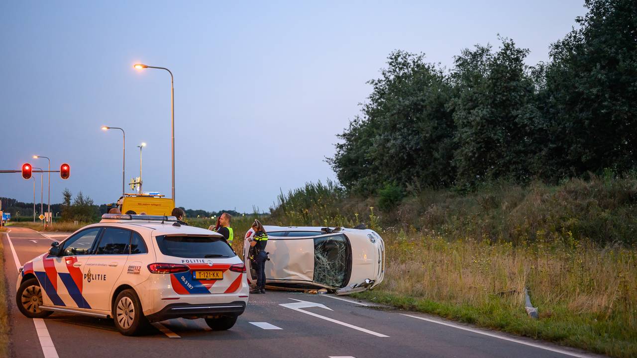 Een deel van de Vosdonk werd na het ongeluk afgesloten (foto: Tom van der Put/SQ Vision).