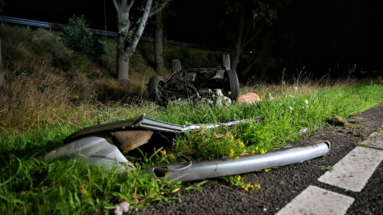 De gecrashte auto is door een berger meegenomen (foto: Toby de Kort/SQ Vision).
