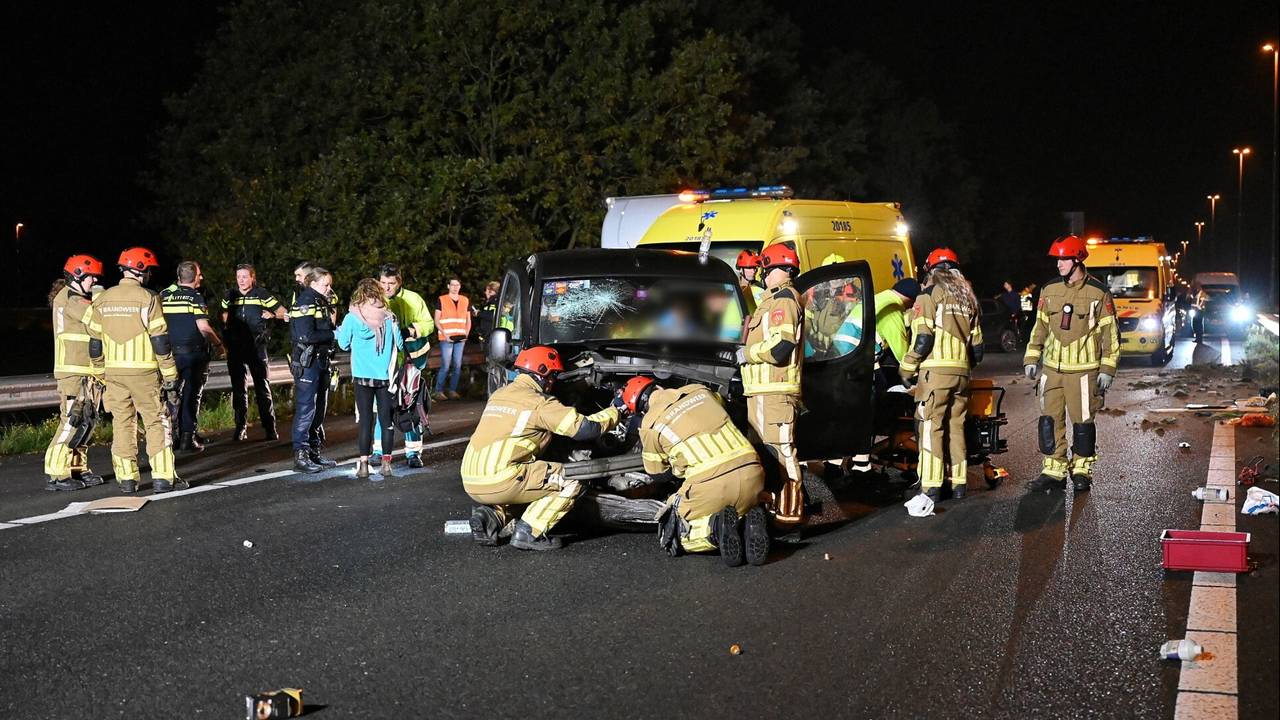 Man Zit Dronken Achter Het Stuur En Veroorzaakt Ongeluk: 240 Uur 