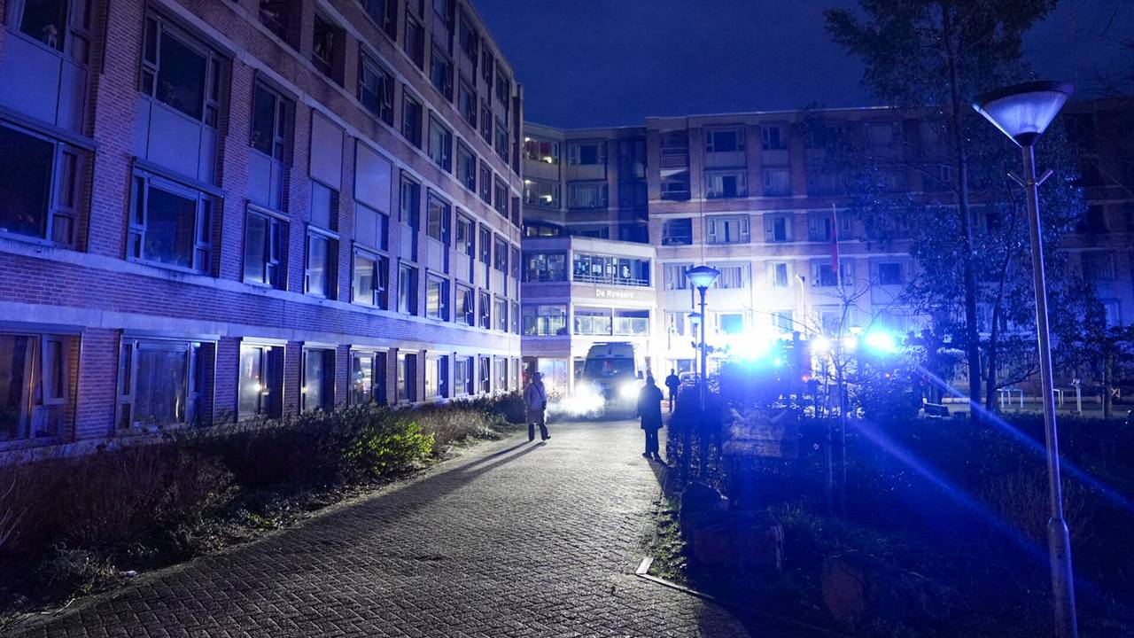 Ook een ambulance werd gealarmeerd (foto: Gabor Heeres/SQ Vision).