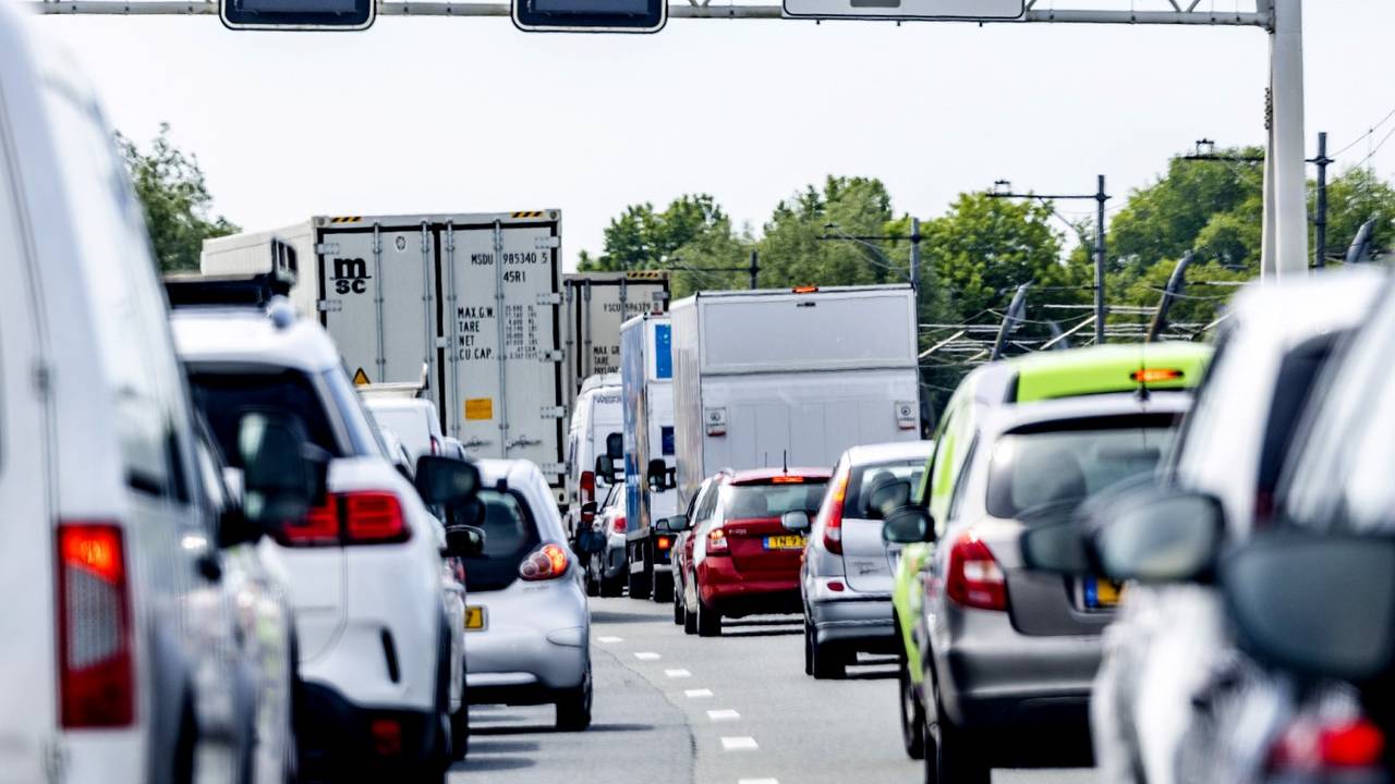 Massive Traffic Jam on A50 Due to Lane Closure at Sint-Oedenrode