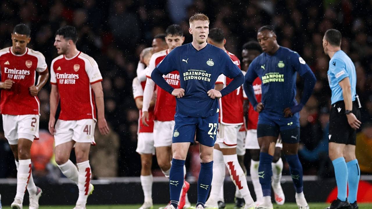 Teleurstelling bij Jerdy Schouten na een tegengoal (Foto: ANP)
