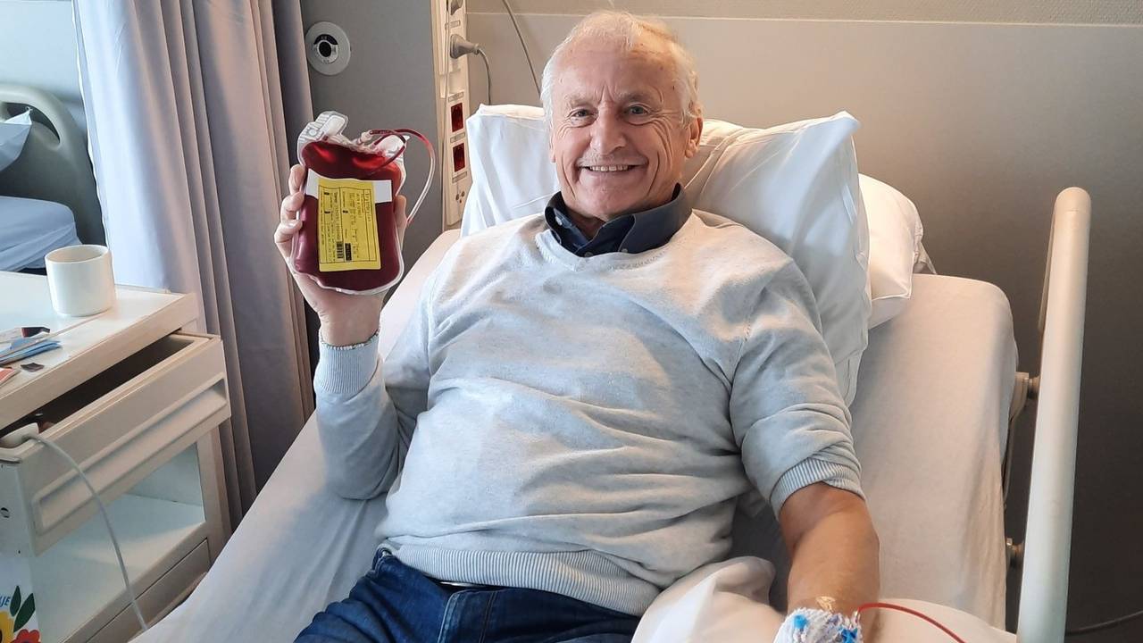 Tot er een stamceldonor voor Ger is gevonden, is hij afhankelijk van het krijgen van bloed (foto: Facebook Ger de Heer).