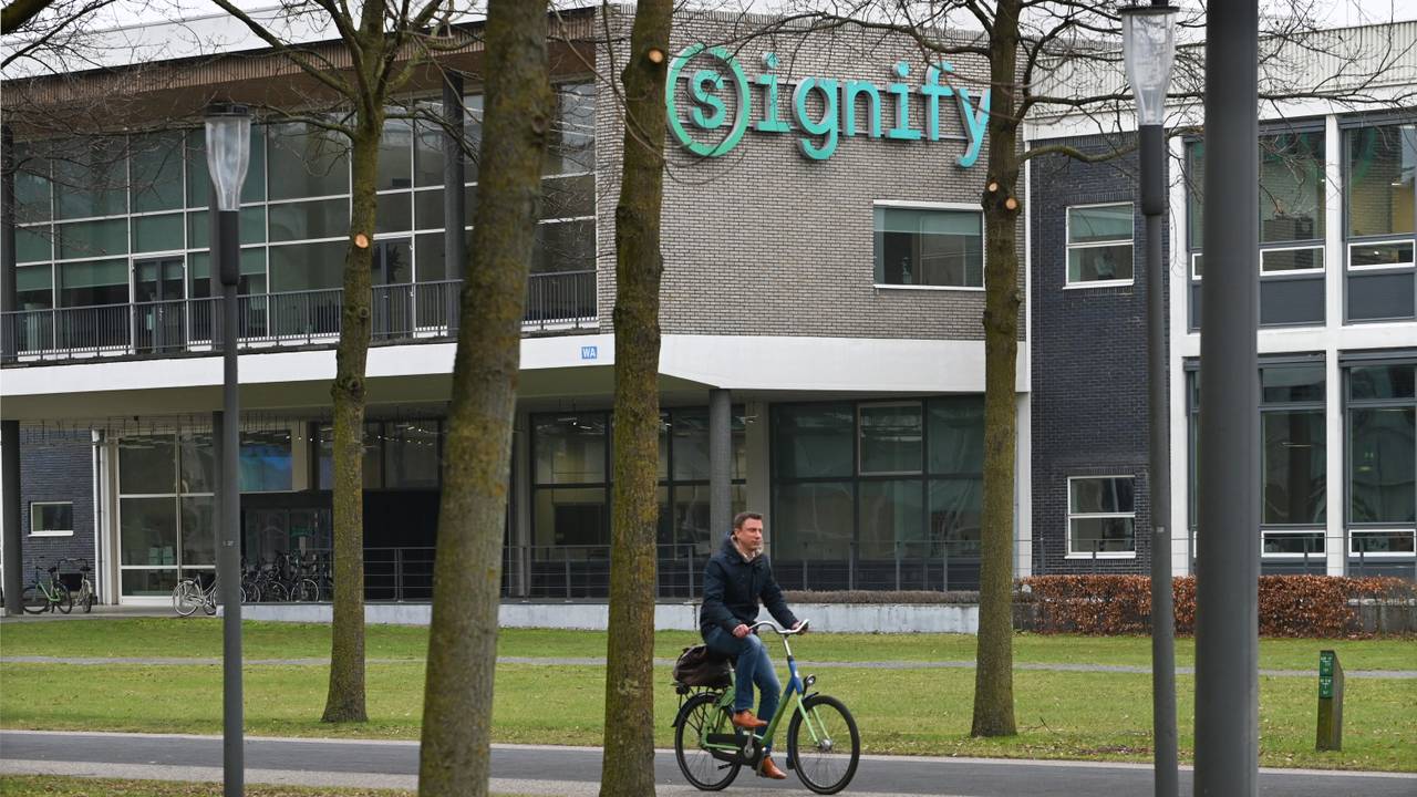 Signify is cutting a thousand jobs, almost half of which are in the Netherlands