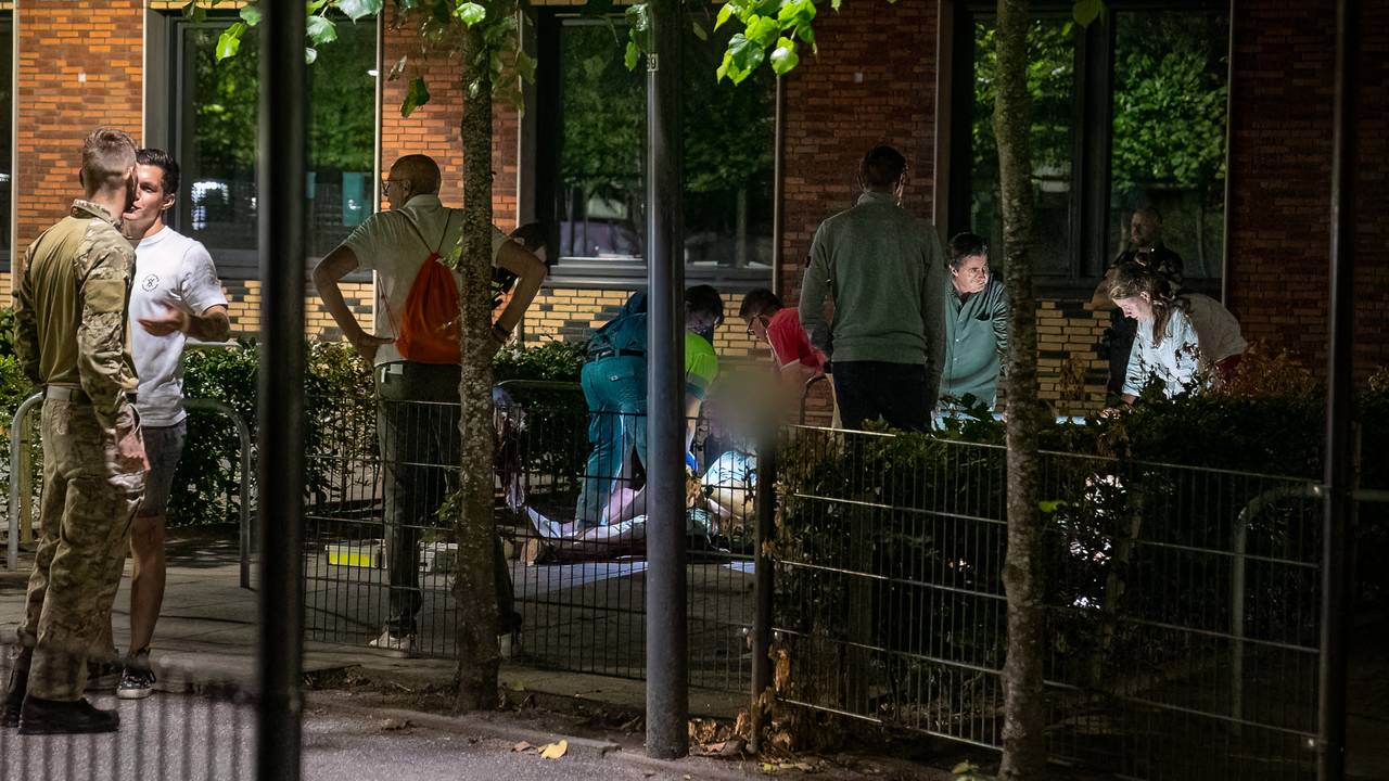 Zwaargewonde Bij Steekpartij Op Schoolterrein: 'Jongeren Waren ...