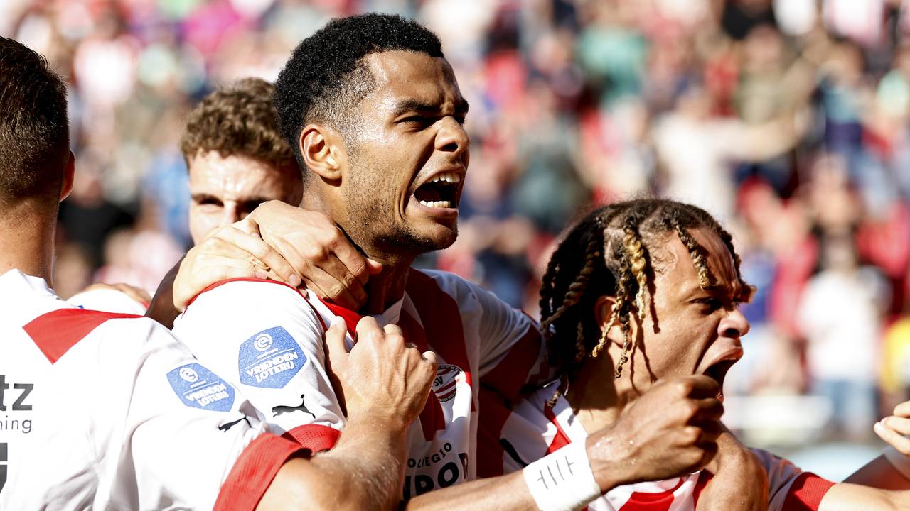 Opluchting bij PSV na de late ontsnapping tegen RKC (foto: ANP 2022/Maurice van Steen).