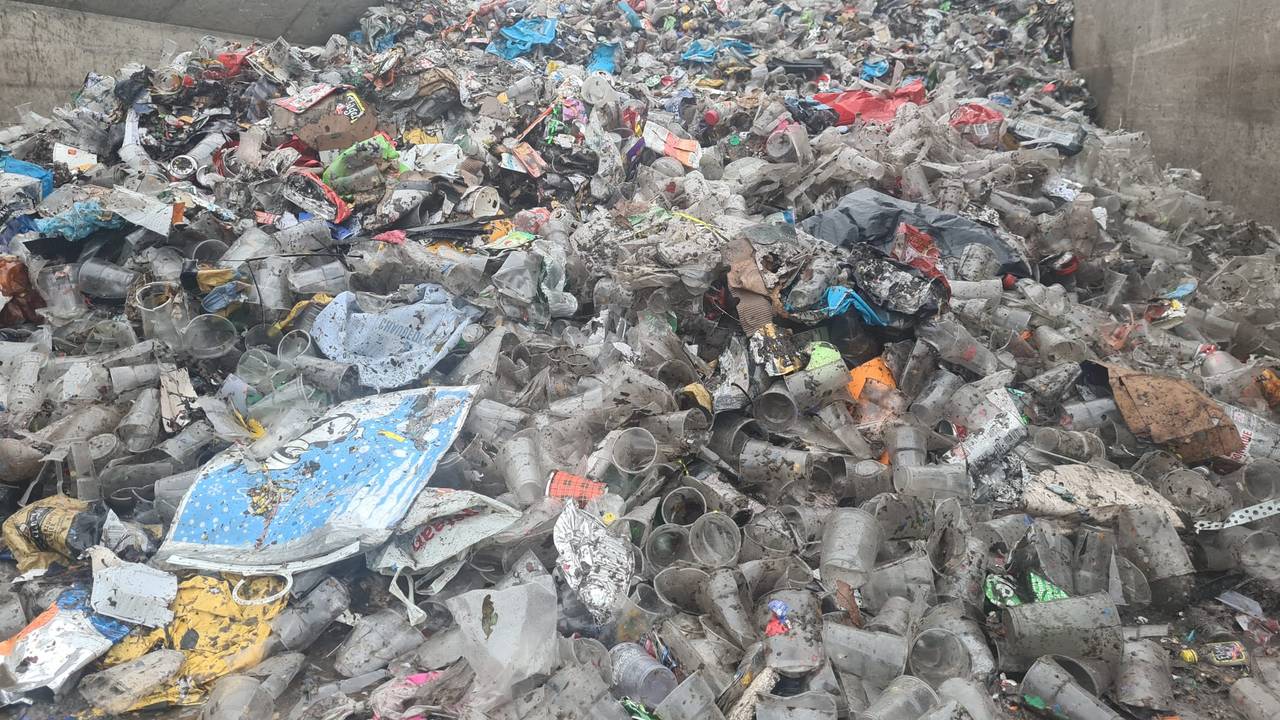 Veegwagens haalden nog heel wat bekertjes op.