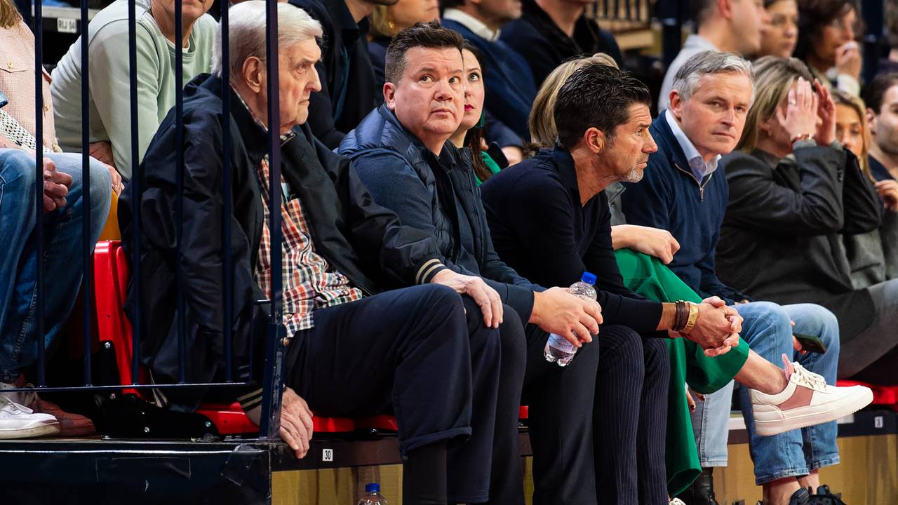 Bob van Oosterhout, tweede van links (foto: Joris Verwijst/Orange Pictures).