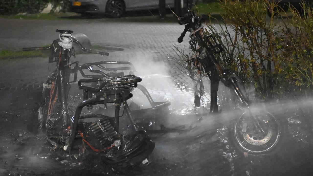 De geblakerde restanten (foto: Perry Roovers/SQ Vision).