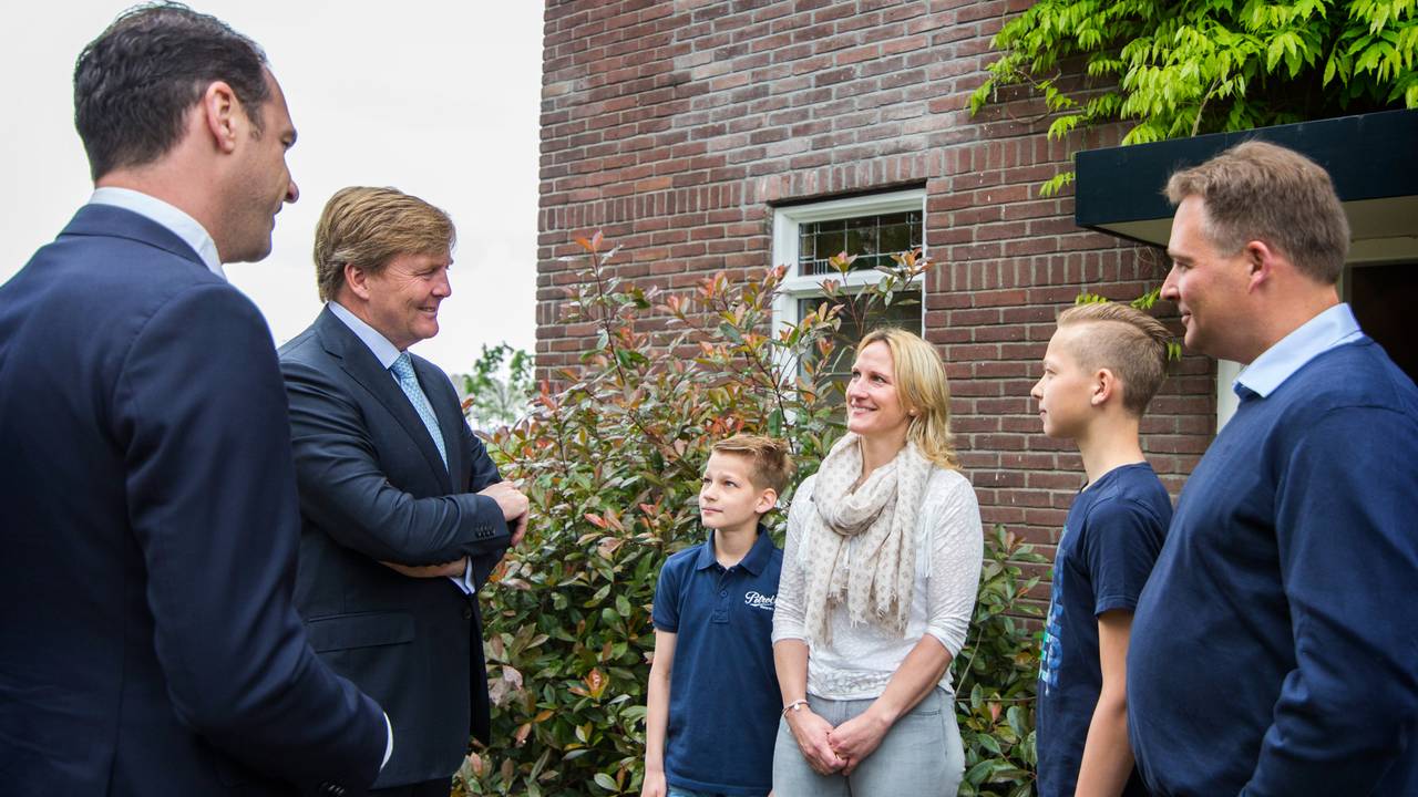 Hoog bezoek op de boerderij van Jacob Branderhorst (eigen foto/EZ).