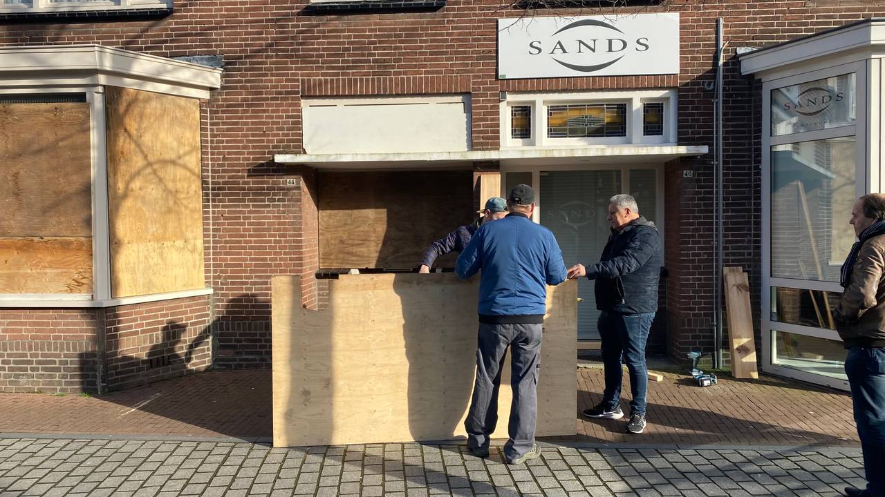 Ondernemers in de weer om hun zaak te beveiligen.