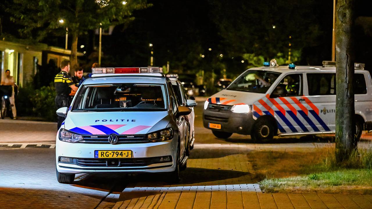 Na de steekpartij aan de Luchthavenlaan in Tilburg is een verdachte aangehouden (foto: Jack Brekelmans/SQ Vision).