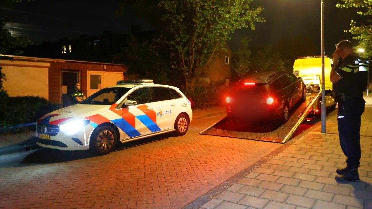 Politie neemt spookvoertuig in beslag (foto: Bart Meesters/SQ Vision).