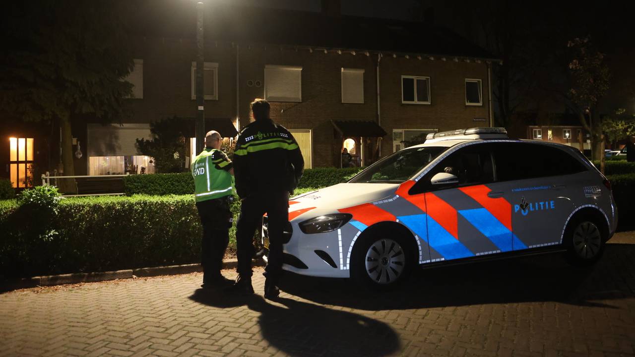 Woningoverval in Palmboomstraat Den Bosch, bewoner gewond (foto: Bart Meesters / Persbureau Heitink)
