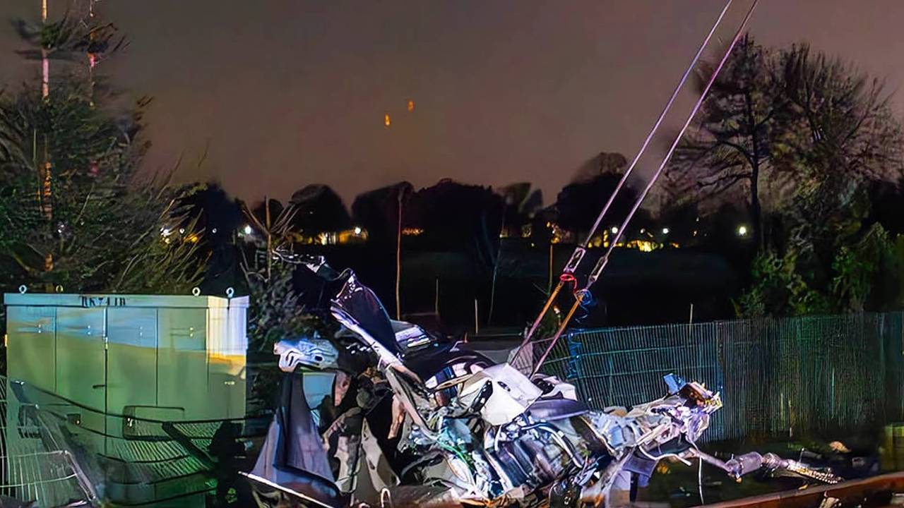 De auto was volledig verwoest na het ongeluk met de trein (Foto: Gabor Heeres/SQ Vision).