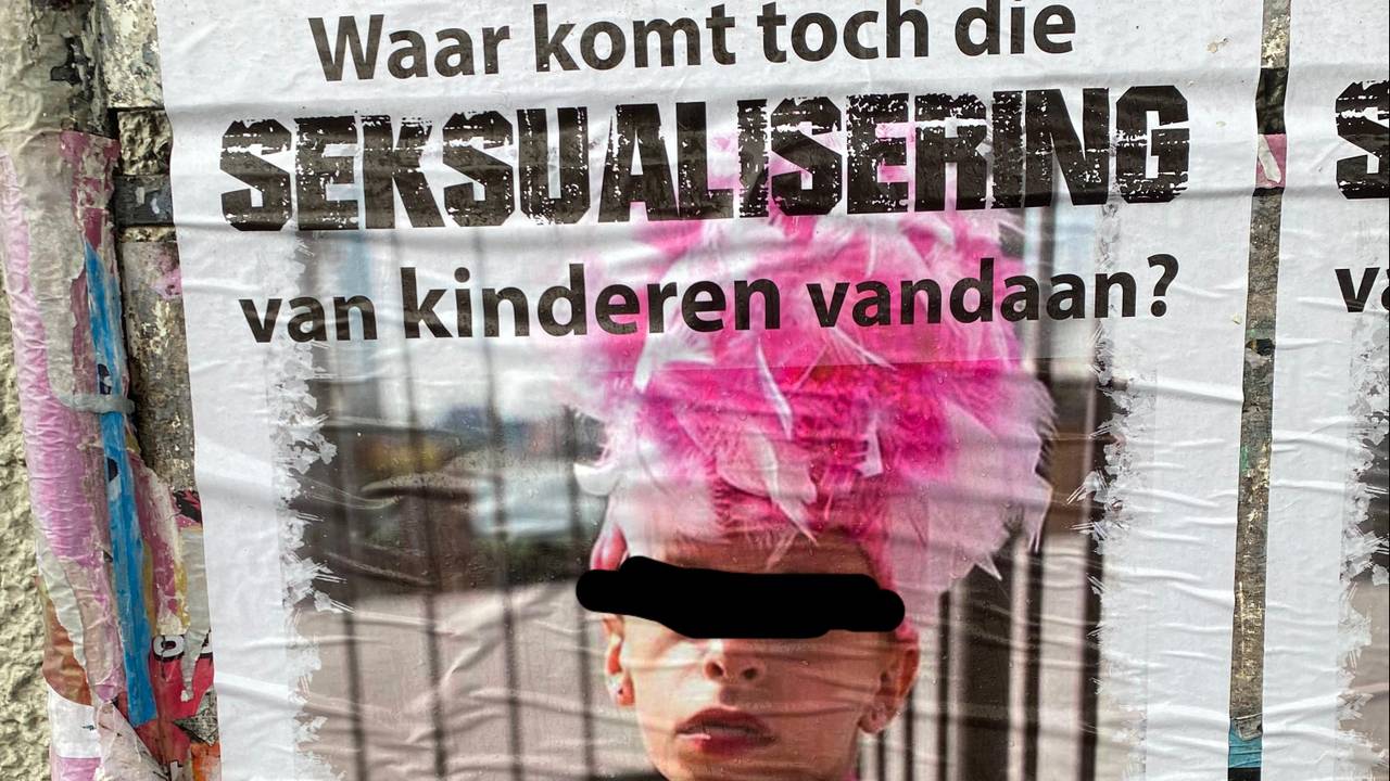 Een identieke poster, maar dan in Rotterdam (Foto: Reddit).
