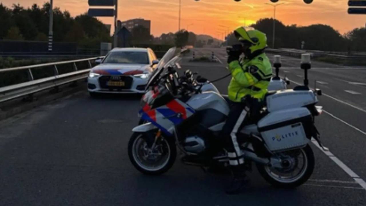 De Verkeerspolitie Zeeland-West-Brabant plukte drie hardrijders van de weg (foto: Verkeerspolitie Zeeland-West-Brabant).