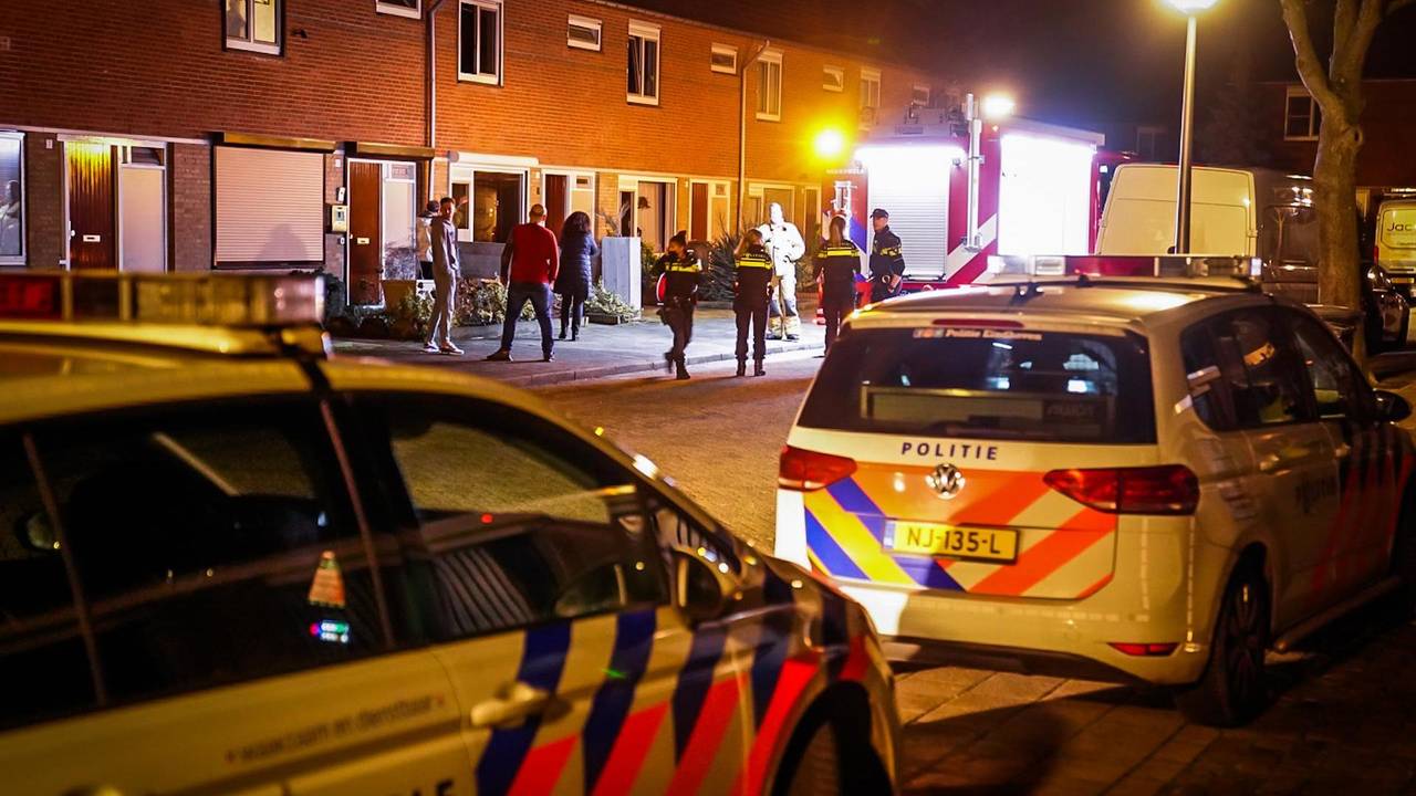 De brandstichting bij een huis aan de Boekweitstraat in Eindhoven werd vrijdagavond ontdekt (foto: SQ Vision).