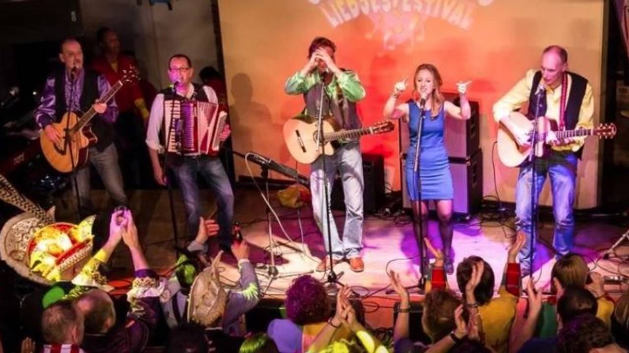 Voor corona was de kroeg nog vol.