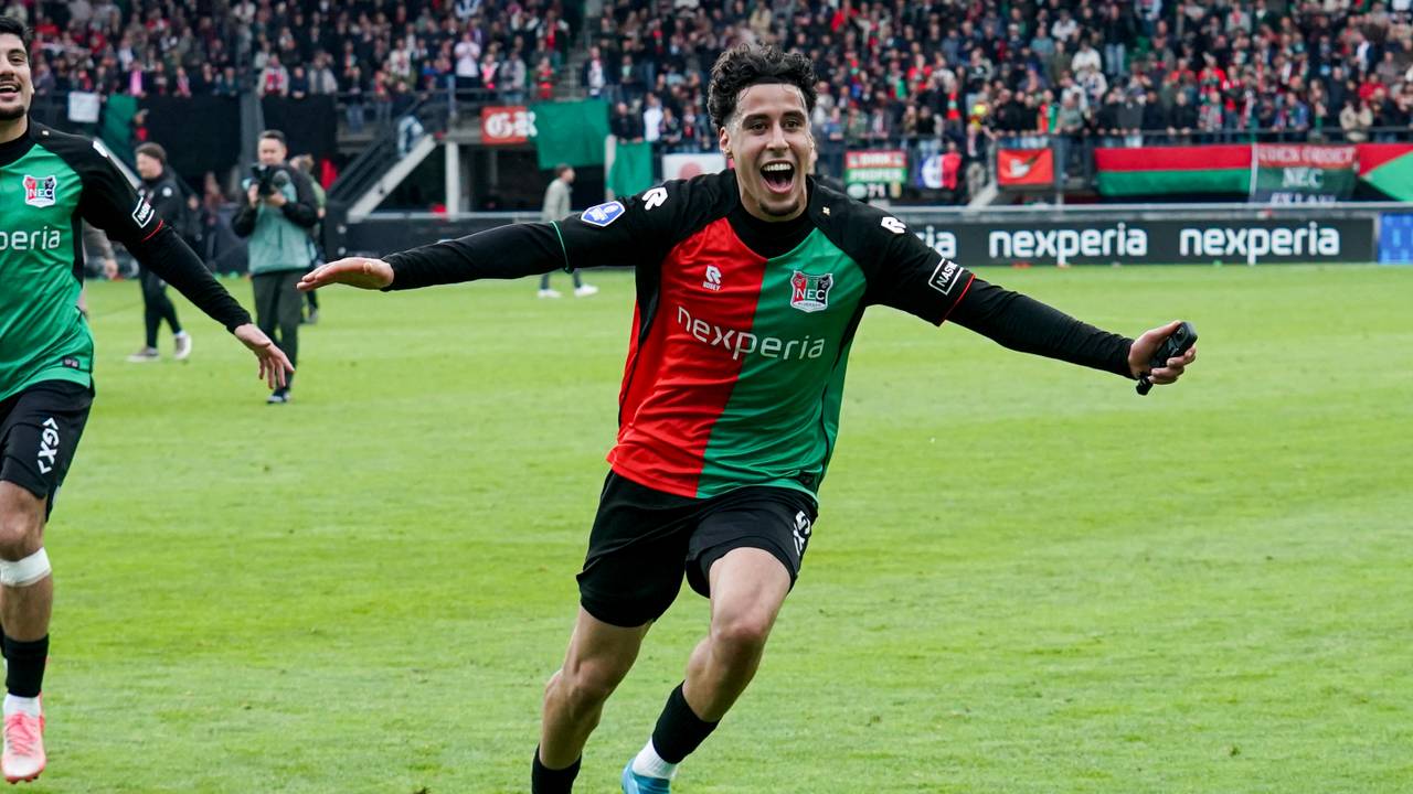 Vreugde bij Sami Ouaissa nadat hij zich met PEC plaatst voor de voorronde van de Champions League (foto: OrangePictures). 