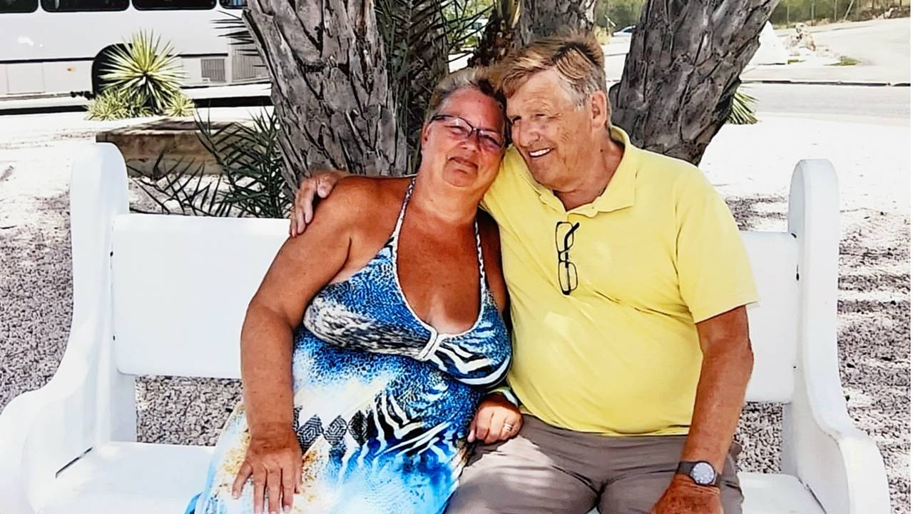 Een gelukkig moment samen: Anita en Emile op Curaçao (privéfoto).