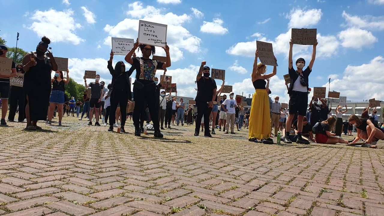 Duizenden Betogers Bij Vreedzame Black Lives Matter-demonstraties In ...