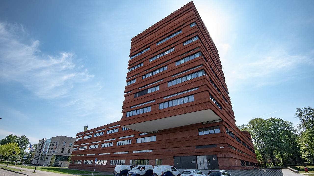 Gemeentehuis in Waalwijk (Archieffoto: Kevin Cordewener)