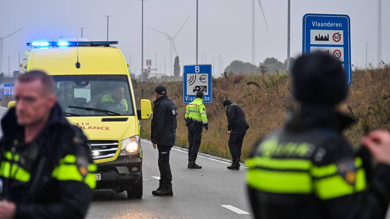 Dode fietser gevonden bij Hazeldonk, gezochte automobilist meldt zich