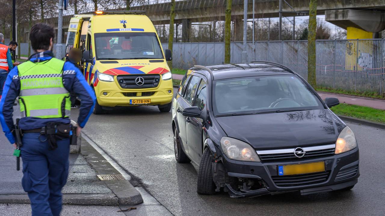 De schade aan de auto leek mee te vallen D(foto: Tom van der Put/SQ Vision).