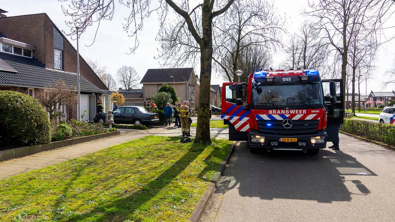 In het huis aan de Braakstraat in Oss was niemand aanwezig (foto: Gabor Heeres/SQ Vision).
