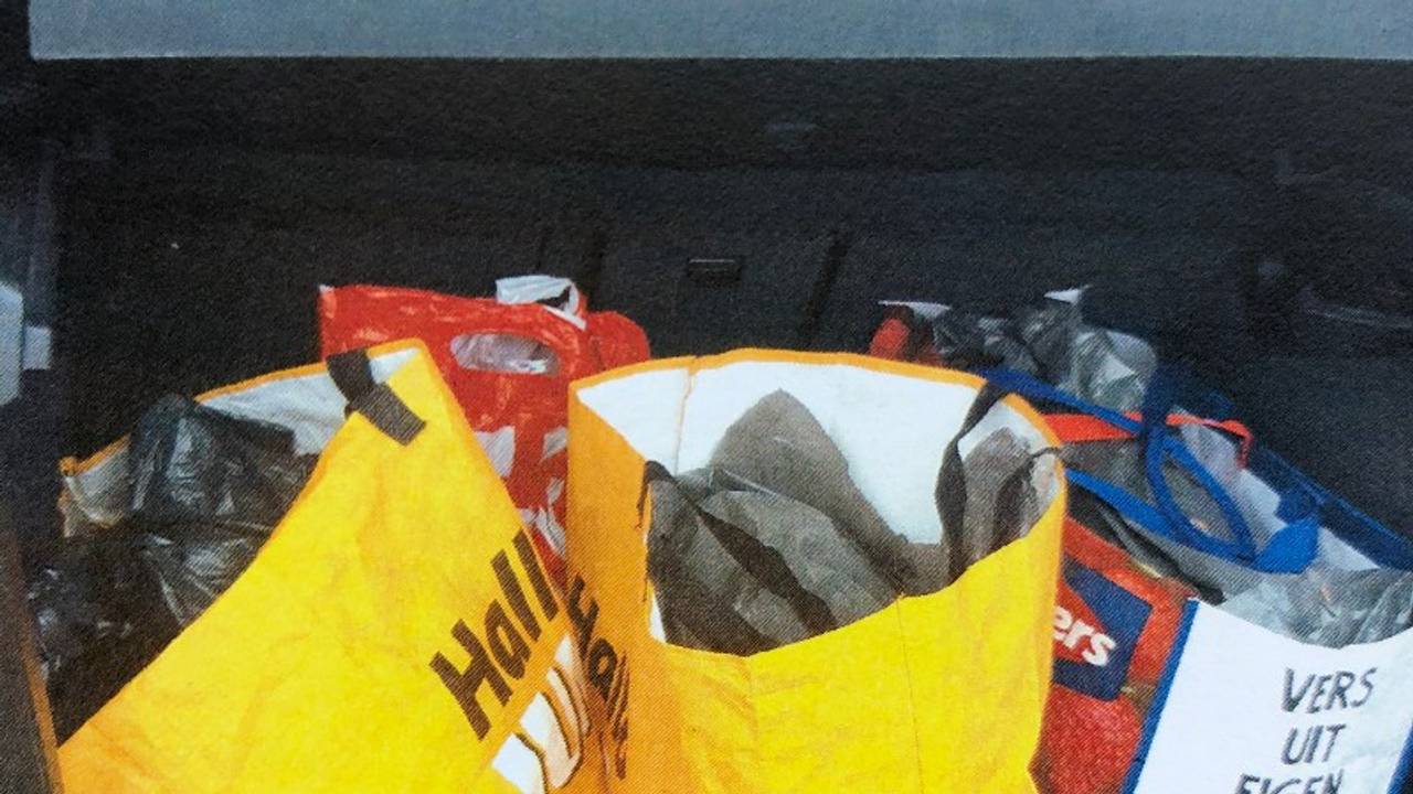 De tassen waarin de amfetamine lag (foto: politie).