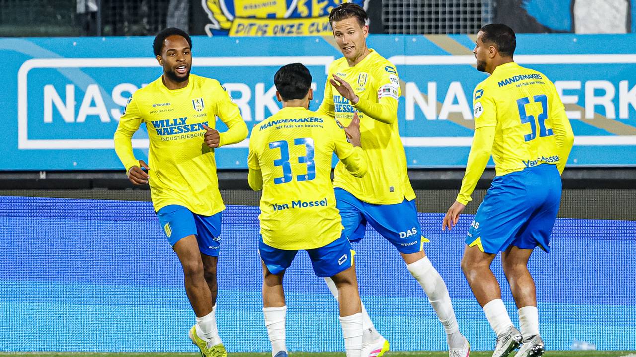 Michiel Kramer scoorde tegen NEC (foto: Broer van den Boom/Orange Pictures).