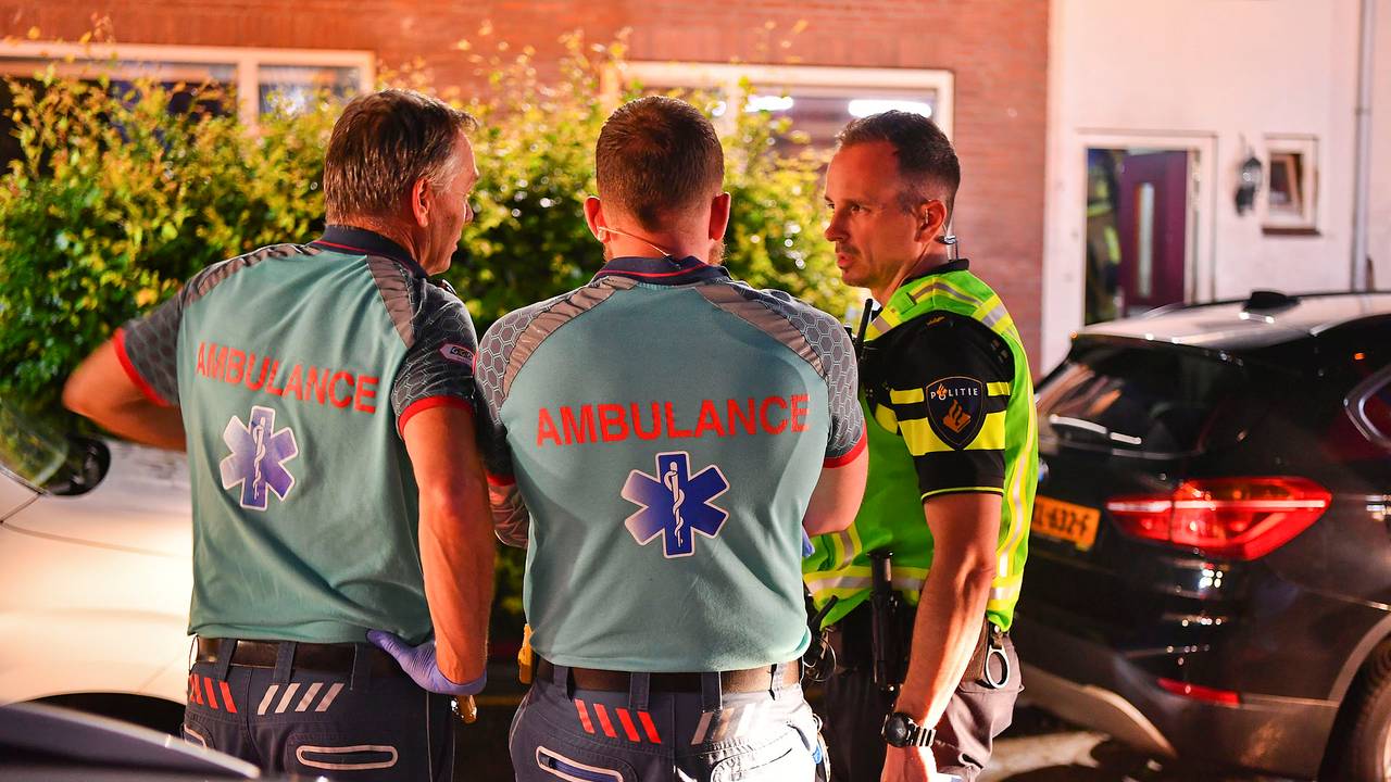 Vanwege de brand in Waalre werden diverse hulpverleners opgeroepen (foto: Rico Vogels/SQ Vision).