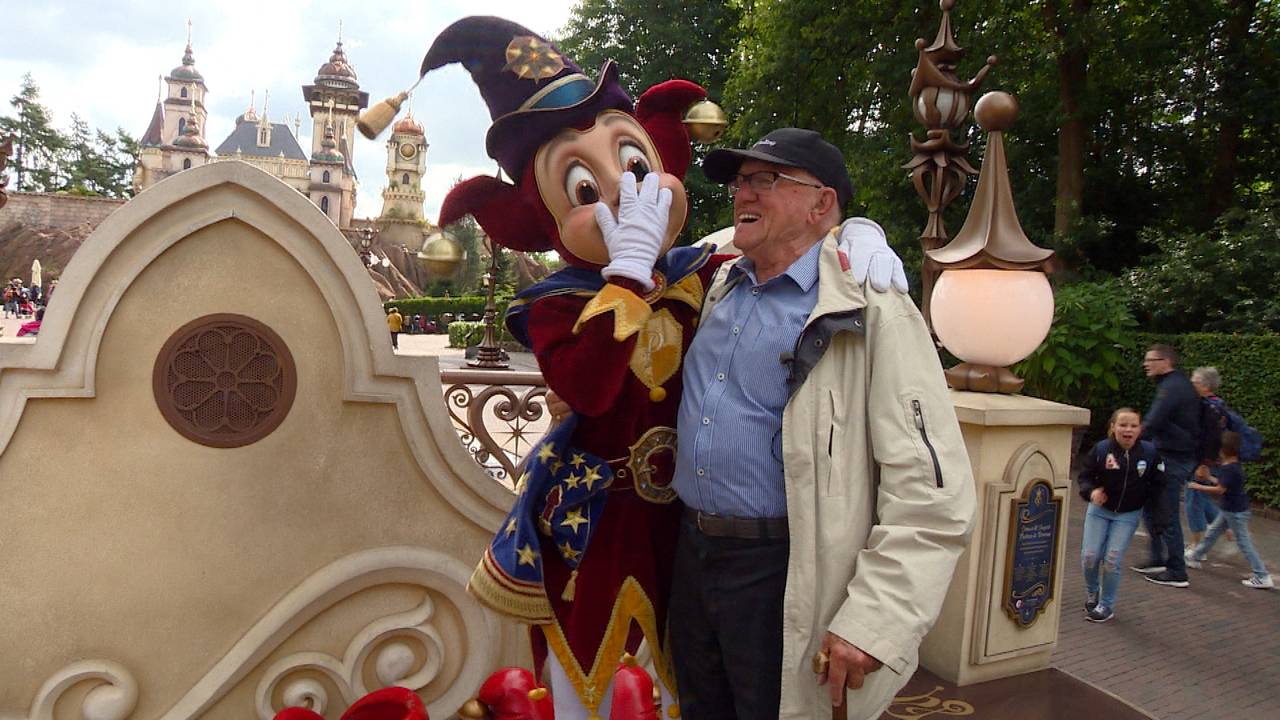 Opa Wim vindt in de Efteling troost.