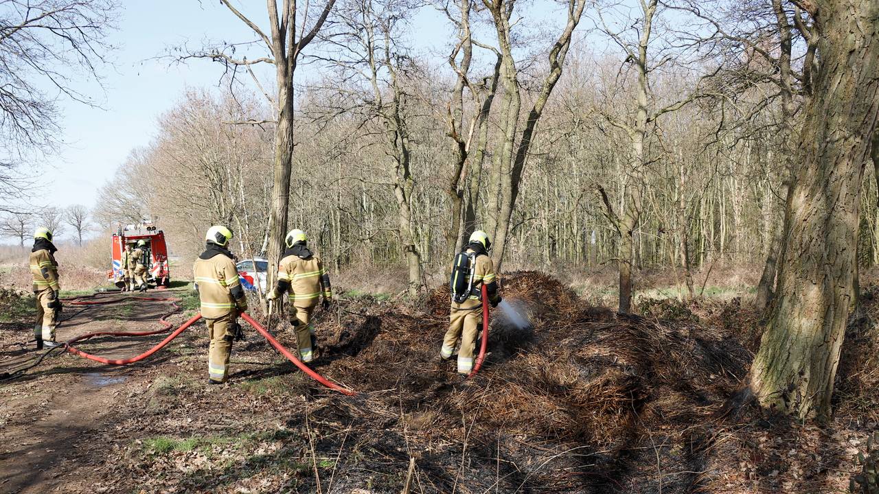 De brandweer aan het werk (foto: Persbureau SK-Media/SQ Vision Mediaprodukties).