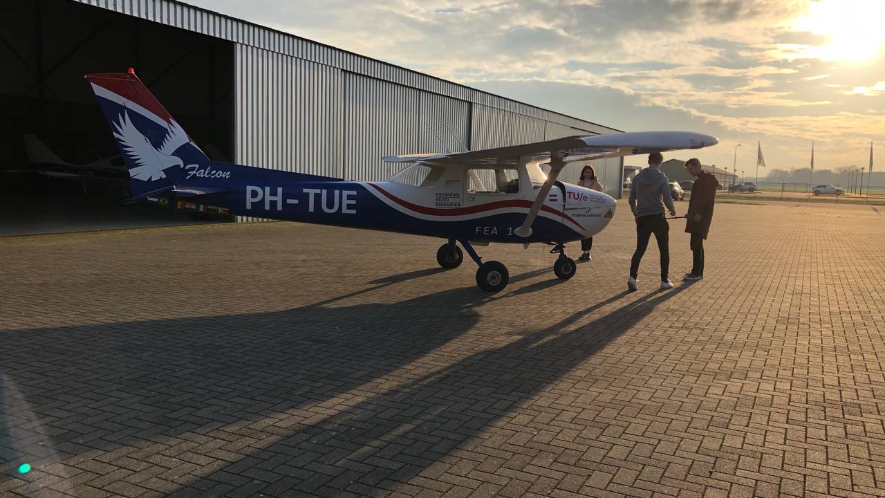 Studenten van de TU/e willen dit vliegtuigje elektrisch maken.