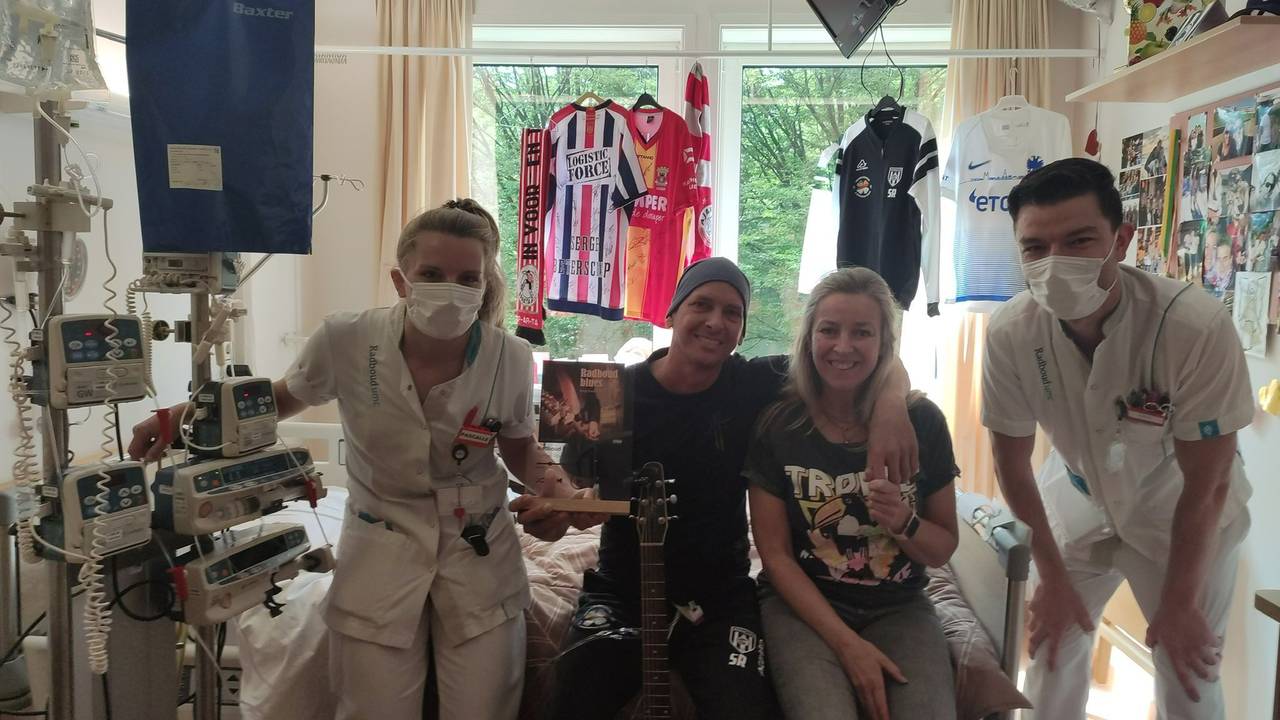 Serge kreeg een stamceltherapie en vulde zijn tijd met de blues.