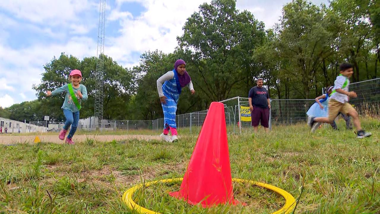 TeamUp in actie met kinderen (foto: Omroep Brabant).