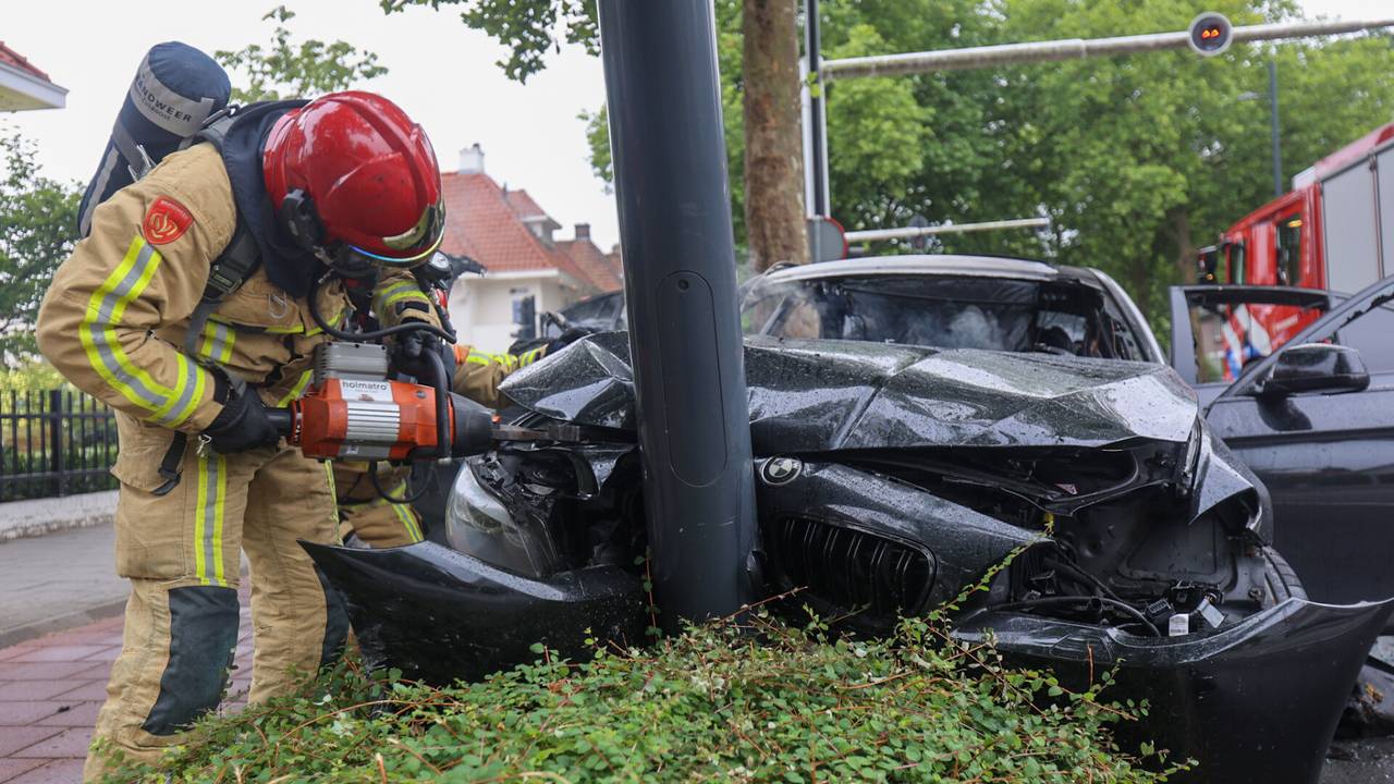 auto in brand na botsing • carjacking in Eindhoven.