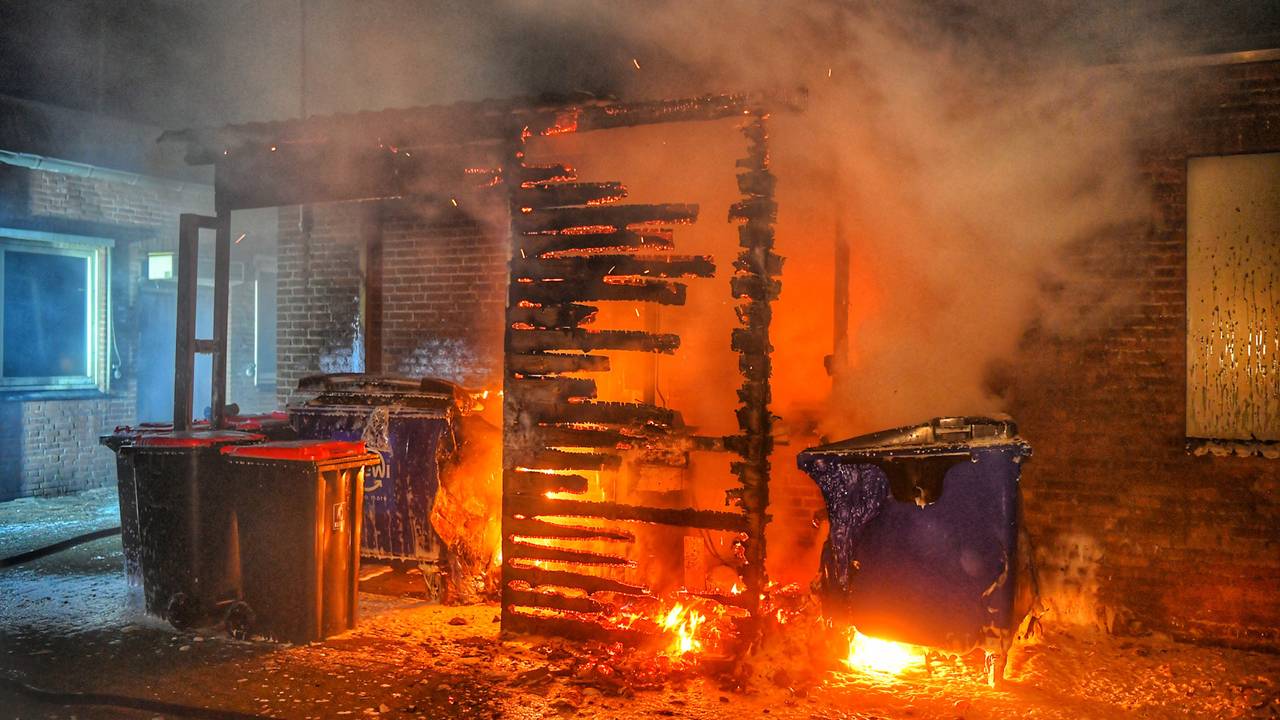 De plek waar de brand, voor zover bekend, ontstond (foto: Rico Vogels/SQ Vision Mediaprodukties).