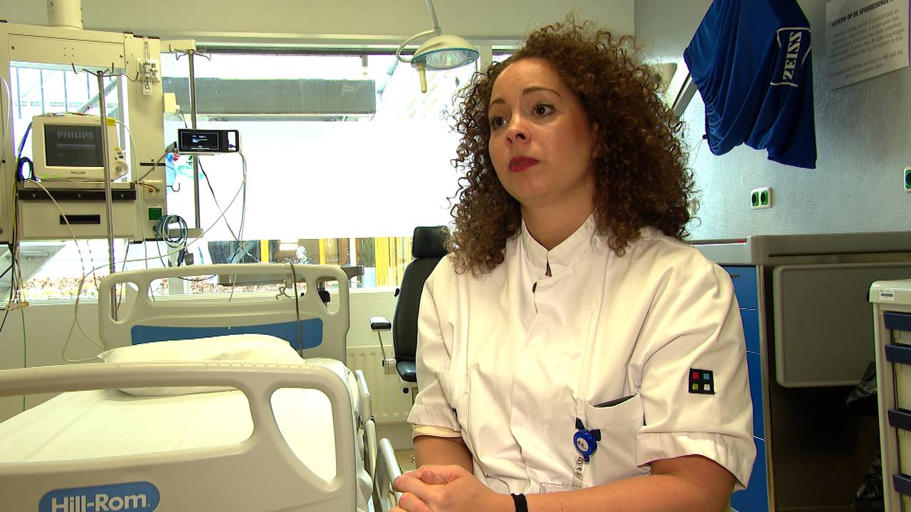 Sabine Wittens in de kamer waar 'patiënt zero' lag 