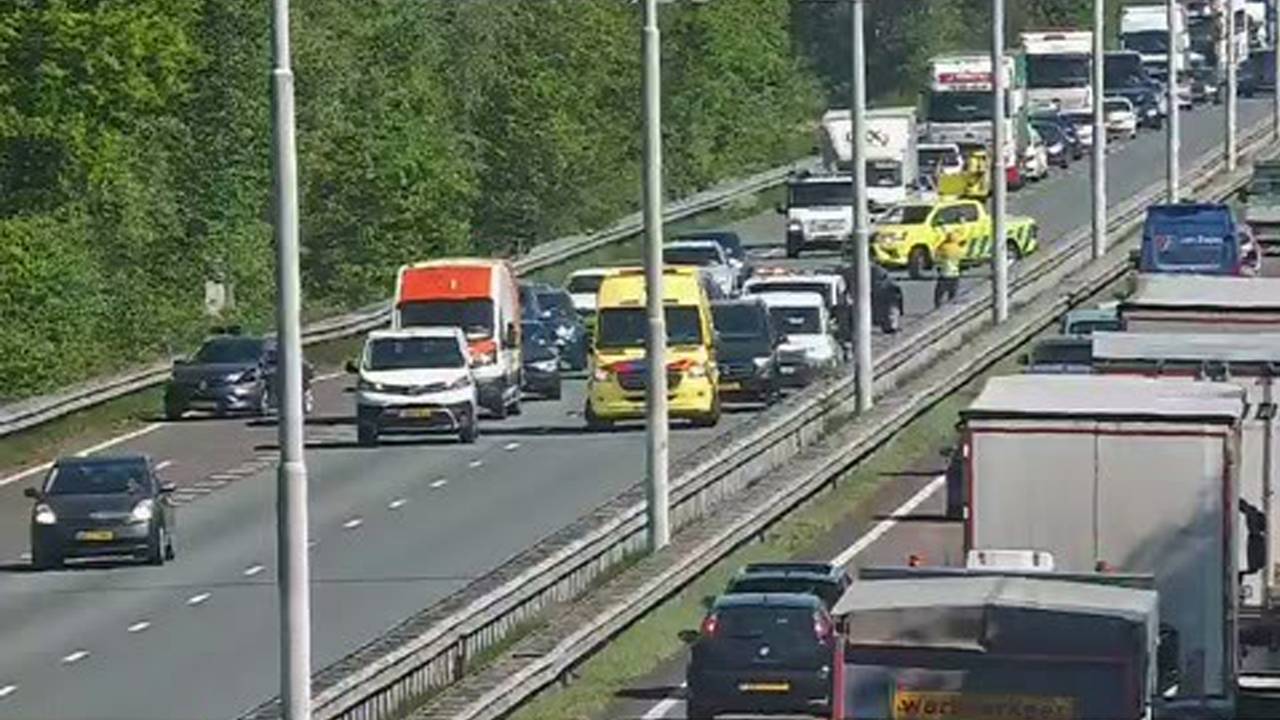 Lange files op A2 en A59 door ongelukken.