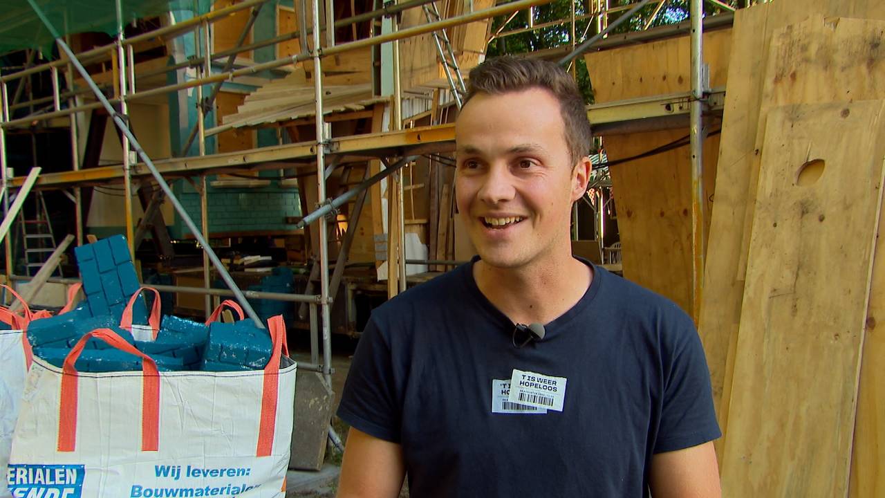 Rens van Breugel van bouwgroep 'Hopeloos'.