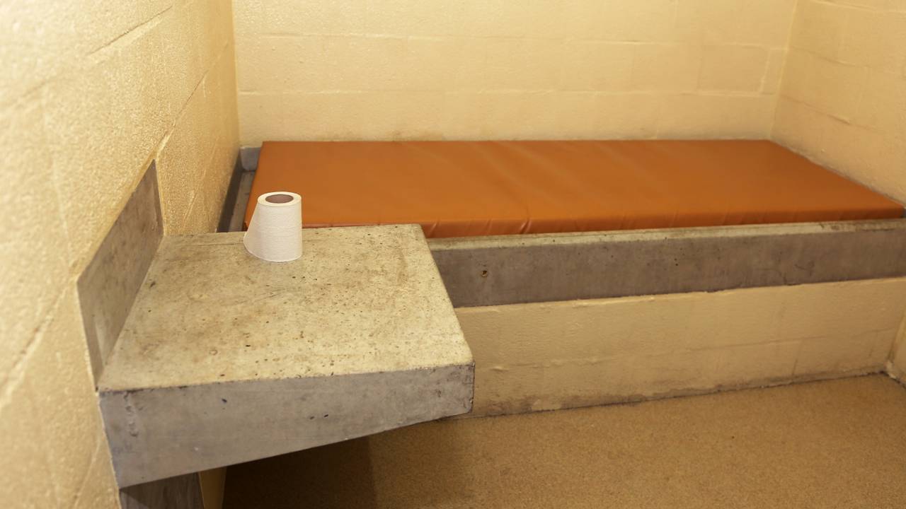 De vrouw ging van een politiecel naar het ziekenhuis (archieffoto: Karin Kamp).