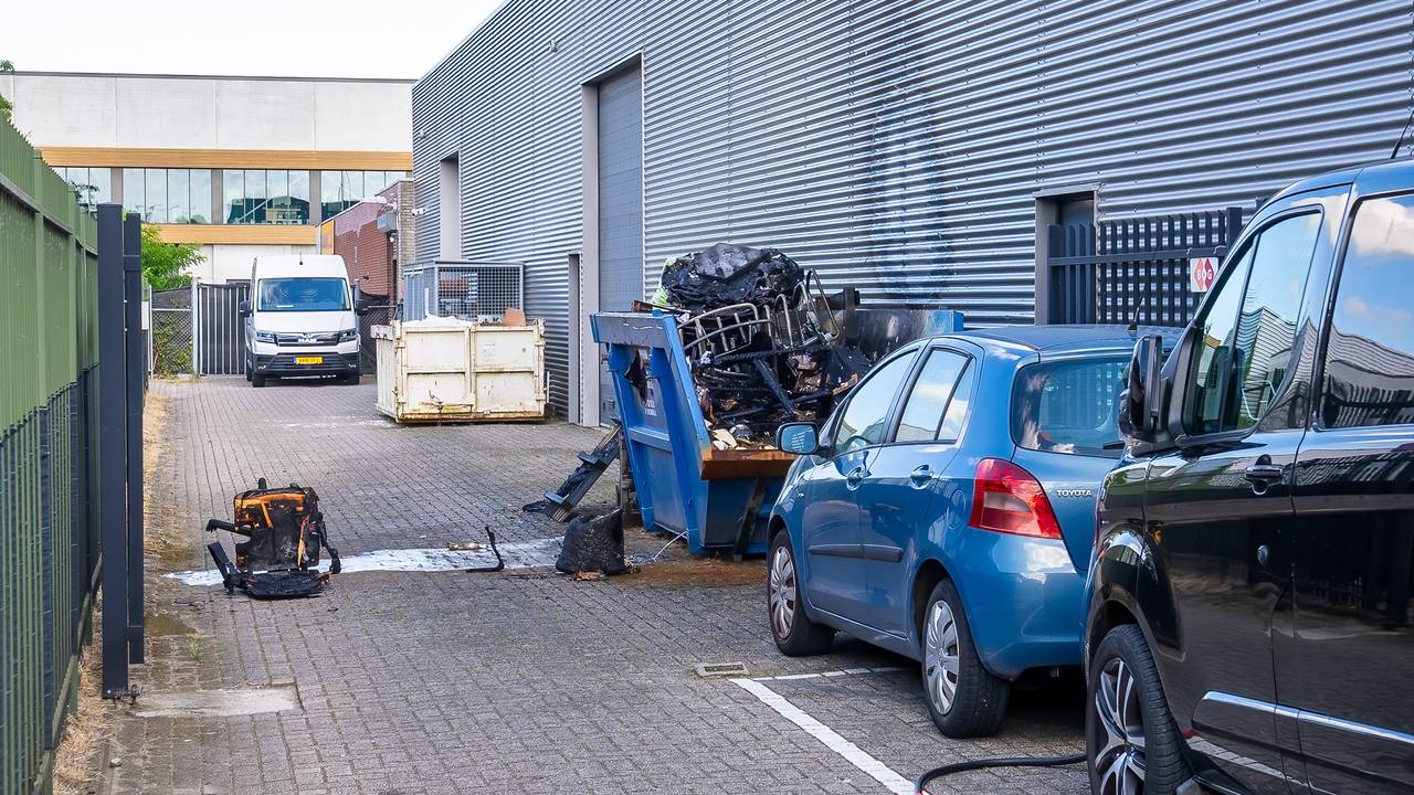 Hoe de container vlam kon vatten, wordt onderzocht (foto: Iwan van Dun/SQ Vision).